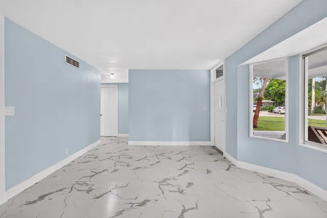 Residence photo 10