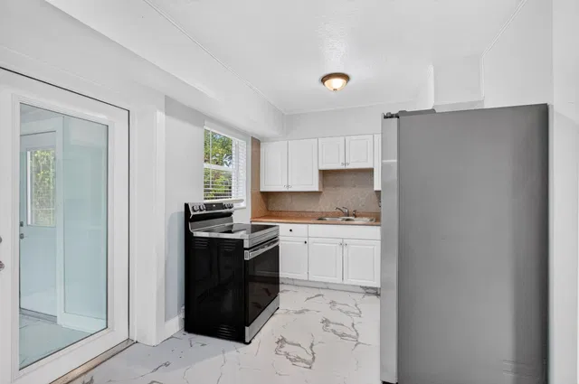 Residence photo 15