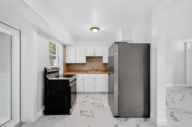 Residence photo 16