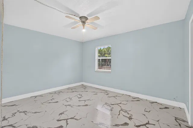 Residence photo 28