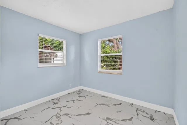 Residence photo 36