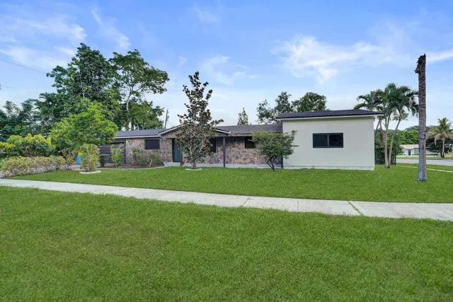 Residence photo 2