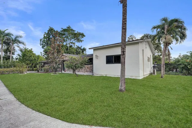 Residence photo 4