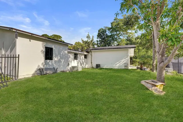 Residence photo 6