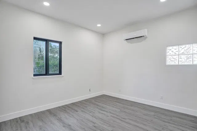 Residence photo 17