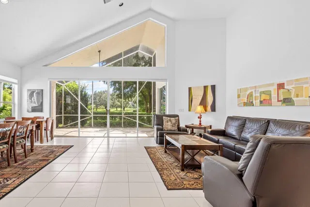Residence photo 4