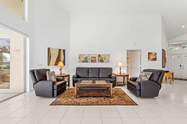 Residence photo 6