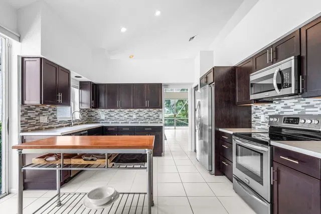 Residence photo 15