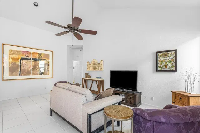 Residence photo 18