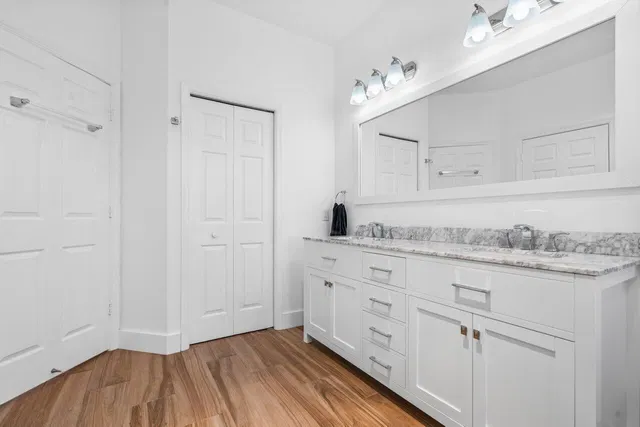 Residence photo 32