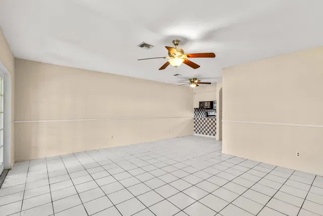 Residence photo 8