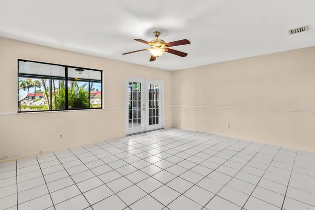 Residence photo 9