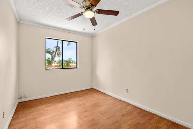 Residence photo 19