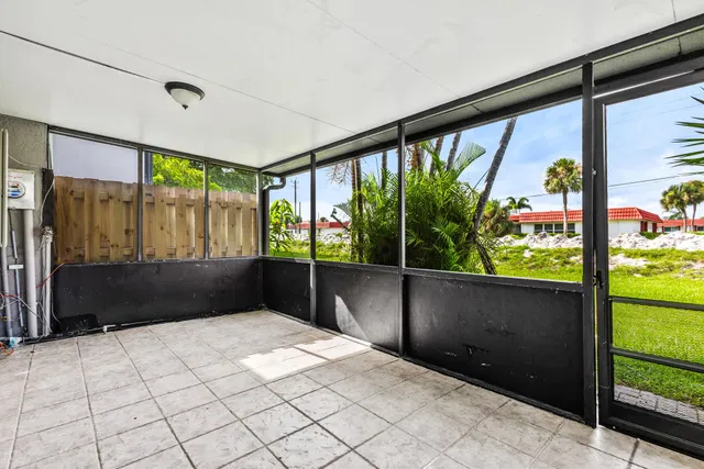 Residence photo 20