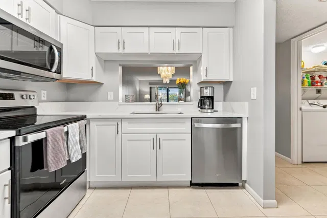 Unit 402 photo 2