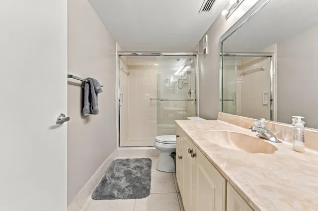 Unit 402 photo 24