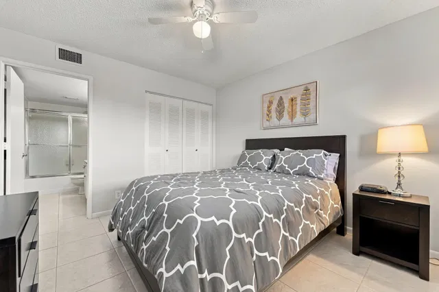 Unit 402 photo 26