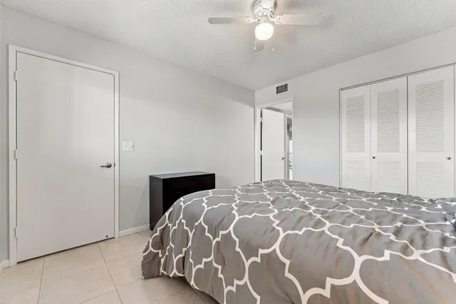 Unit 402 photo 27