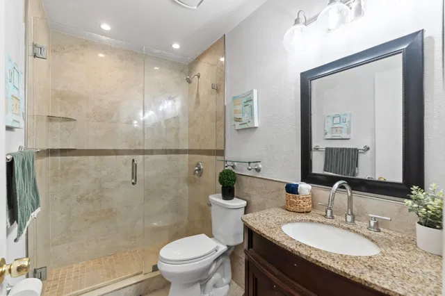  Residence photo 9