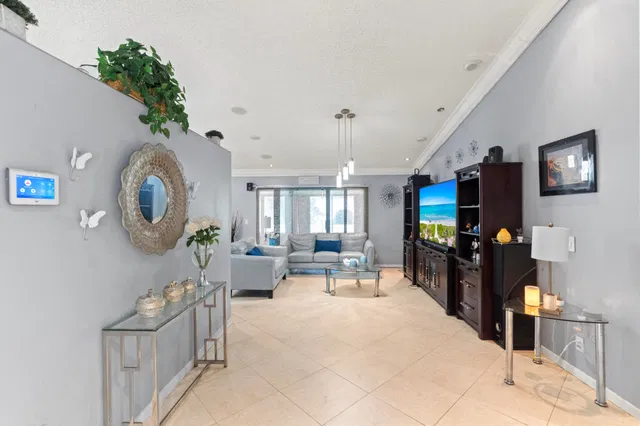  Residence photo 18
