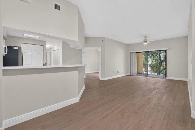  Residence photo 4