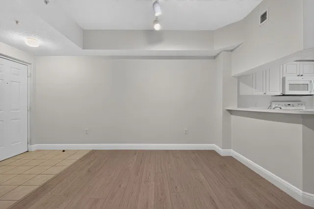  Residence photo 5