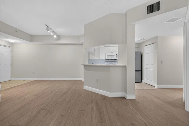  Residence photo 7