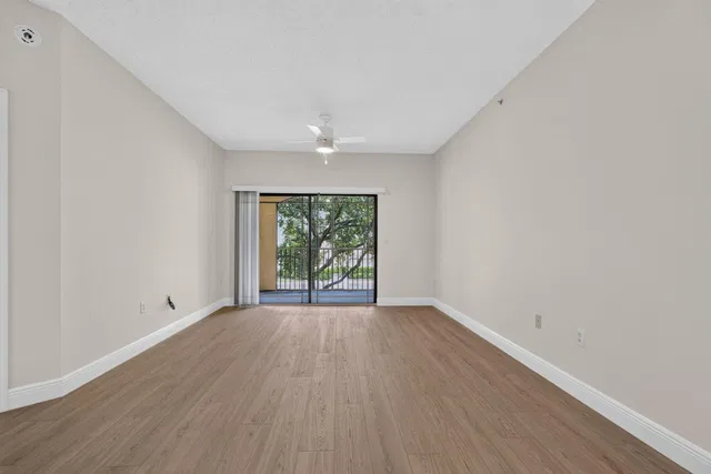  Residence photo 9