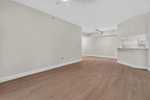  Residence photo 11