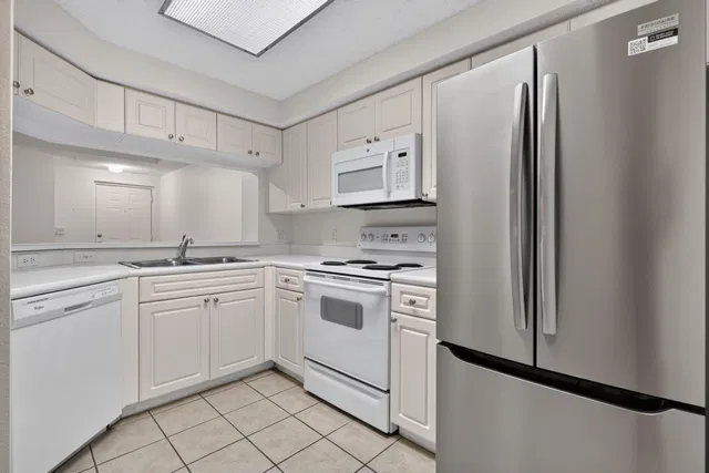  Residence photo 15
