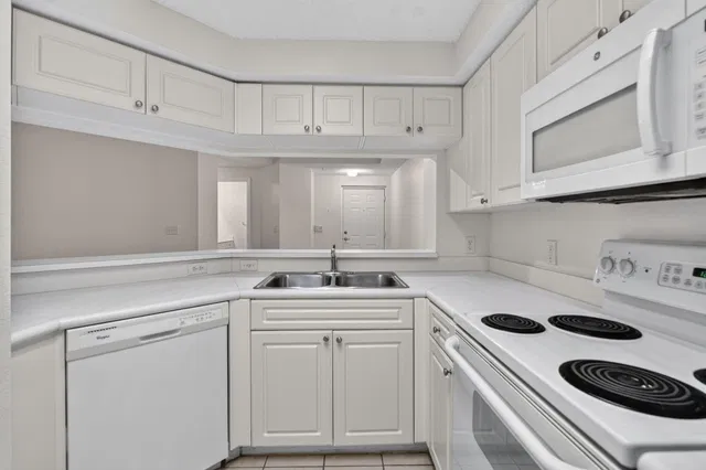  Residence photo 16