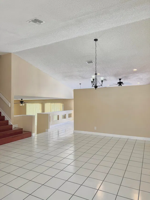 Residence photo 8