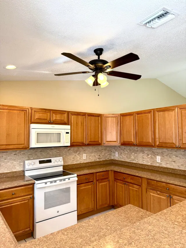 Residence photo 13