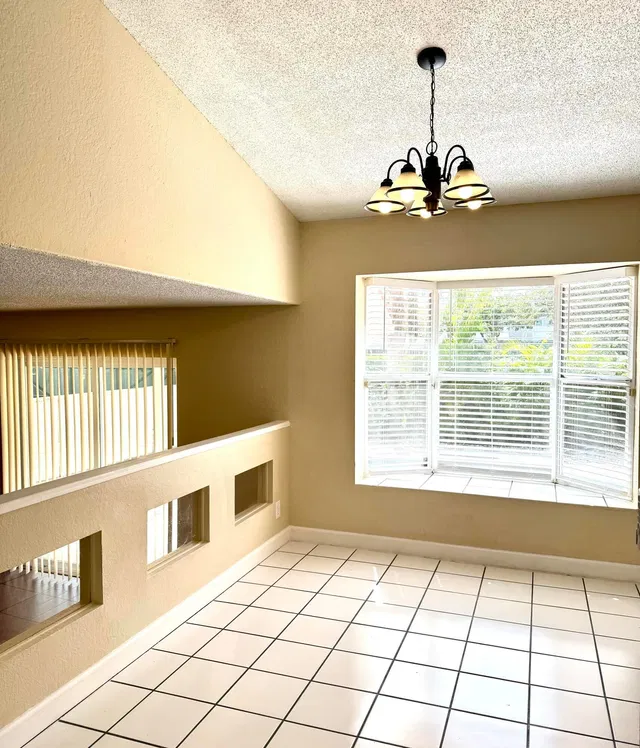 Residence photo 16