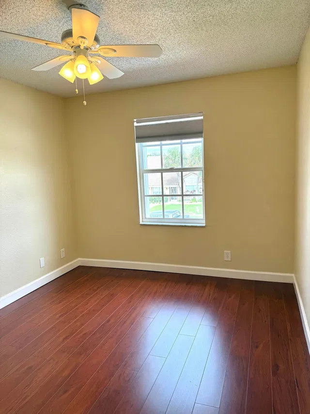 Residence photo 28