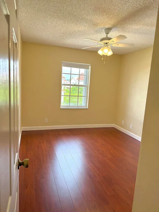 Residence photo 30