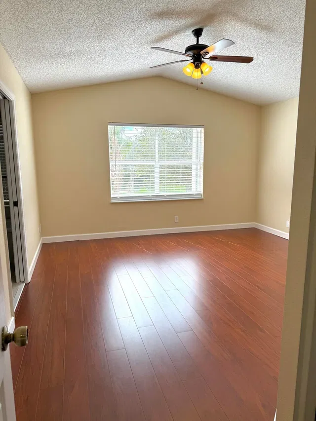 Residence photo 38