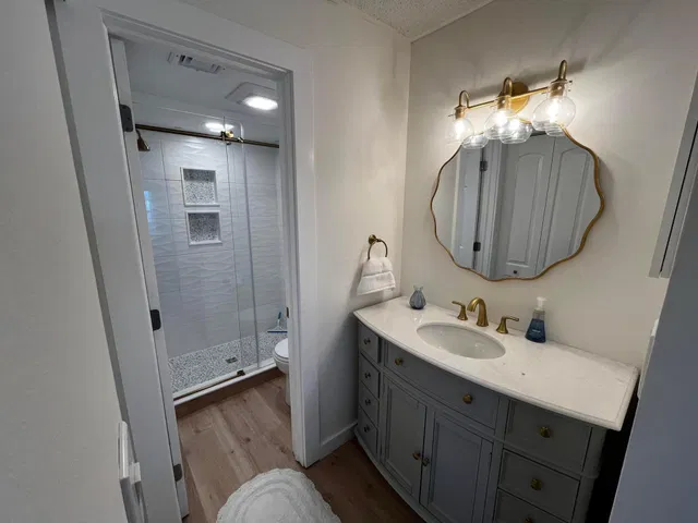 Eastpointe Country Club Unit 103 photo 9