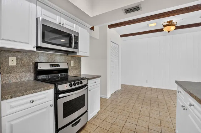 Residence photo 6