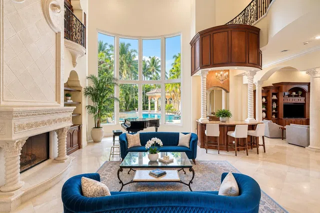 Residence photo 3