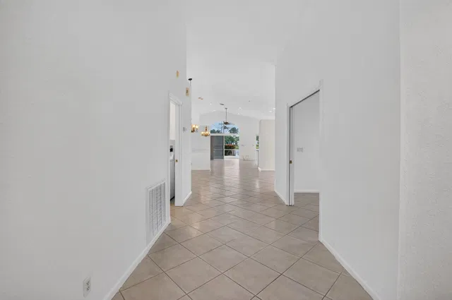 Residence photo 6