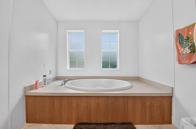 Unit 33 photo 18