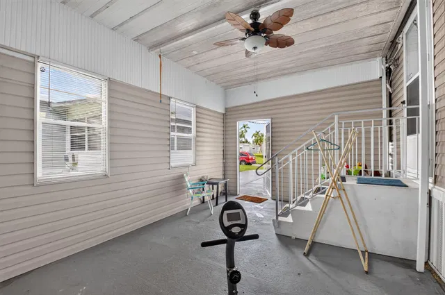 Unit 33 photo 30