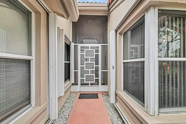 Residence photo 3