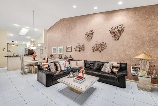 Residence photo 9