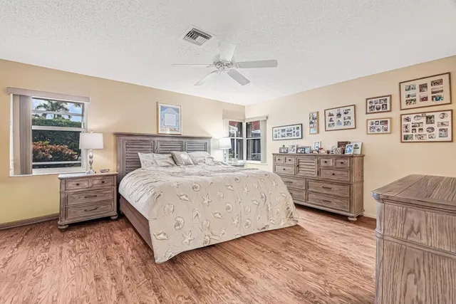 Residence photo 24