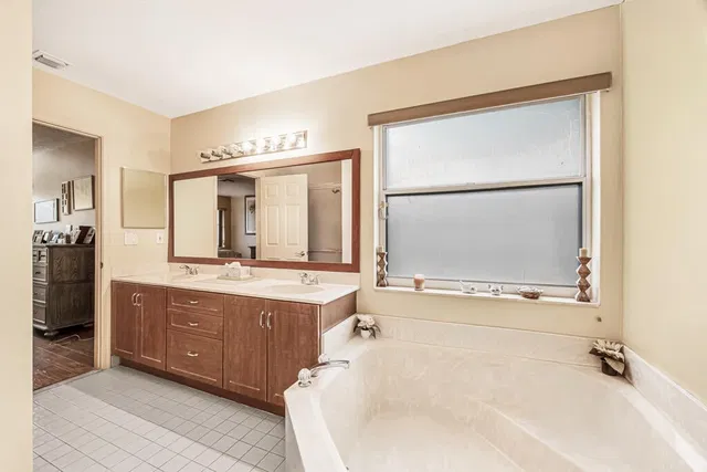 Residence photo 30