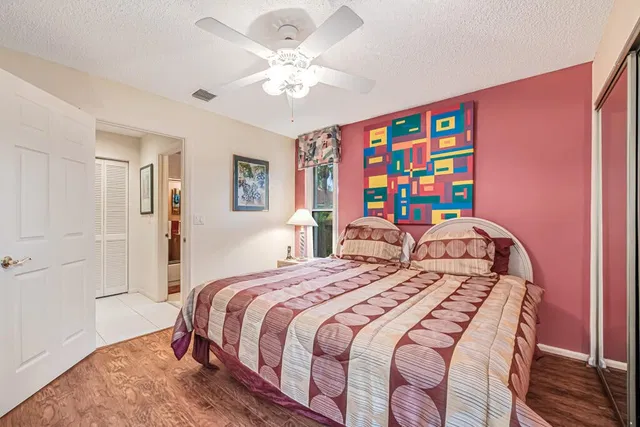 Residence photo 34