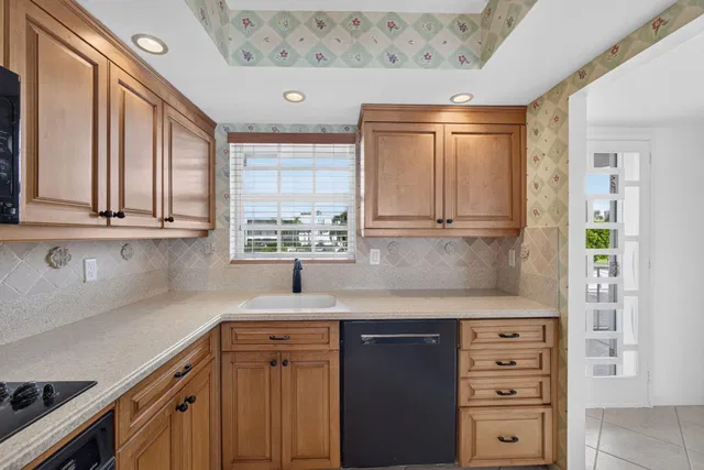 Singer Island Unit 255 photo 8