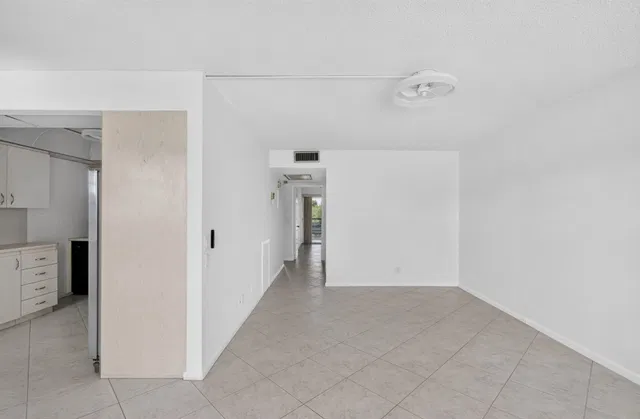  Residence photo 4